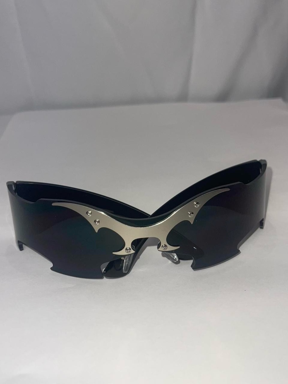 Stylish Black Shield Sunglasses with Silver Accent